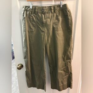Chicos olive cargo pants